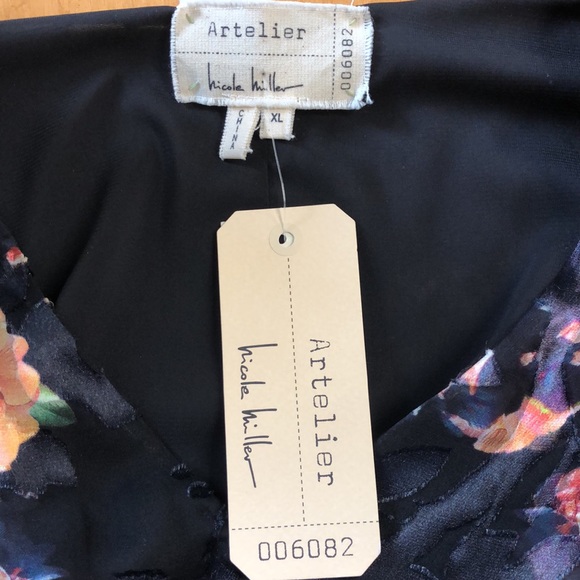 NWT Artelier Nicole Miller Top - Picture 7 of 9